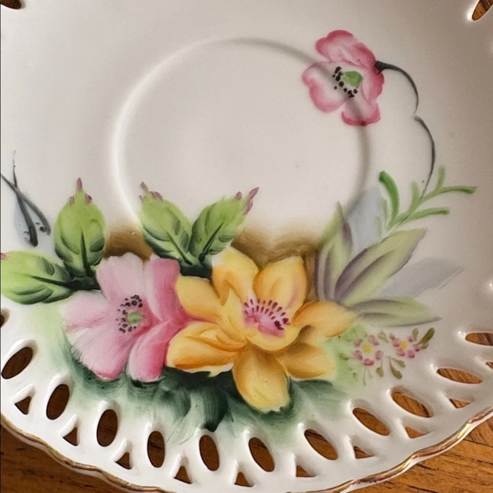 Vintage WAKO Fine China Floral Teacup & Saucer Gold Trim Pedestal Made in Japan